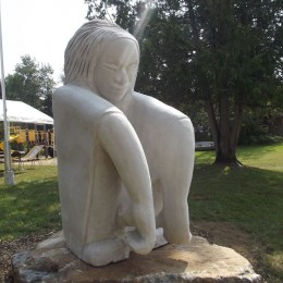Kanawato.  Sculpture monumentale. DuhamelPierre calcaire Indiana.109 cm  X 81 cm X 32 cm