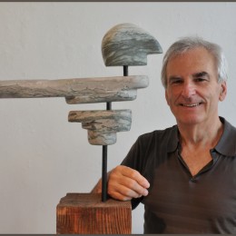 Le gaRDien, Marbre, bois, acier, 105 x 42 x 12 cm